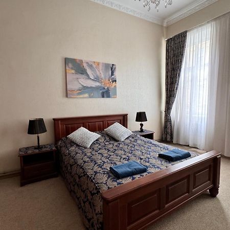 Apartamenty Kulisha 25 Lviv Exteriör bild