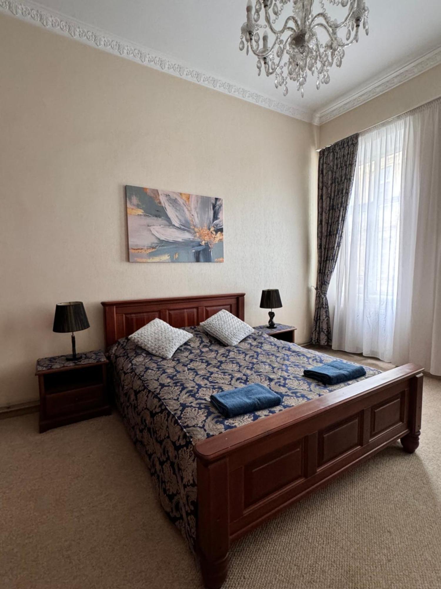 Apartamenty Kulisha 25 Lviv Exteriör bild
