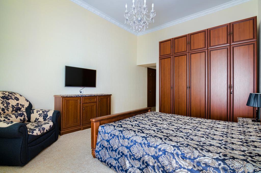 Apartamenty Kulisha 25 Lviv Exteriör bild