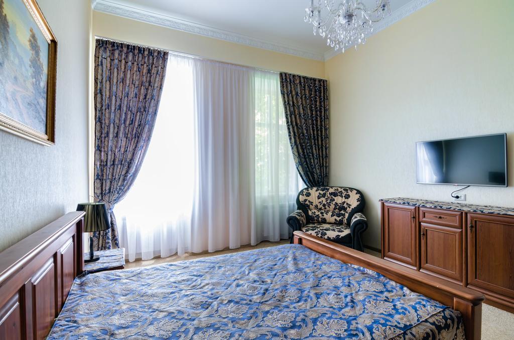 Apartamenty Kulisha 25 Lviv Exteriör bild