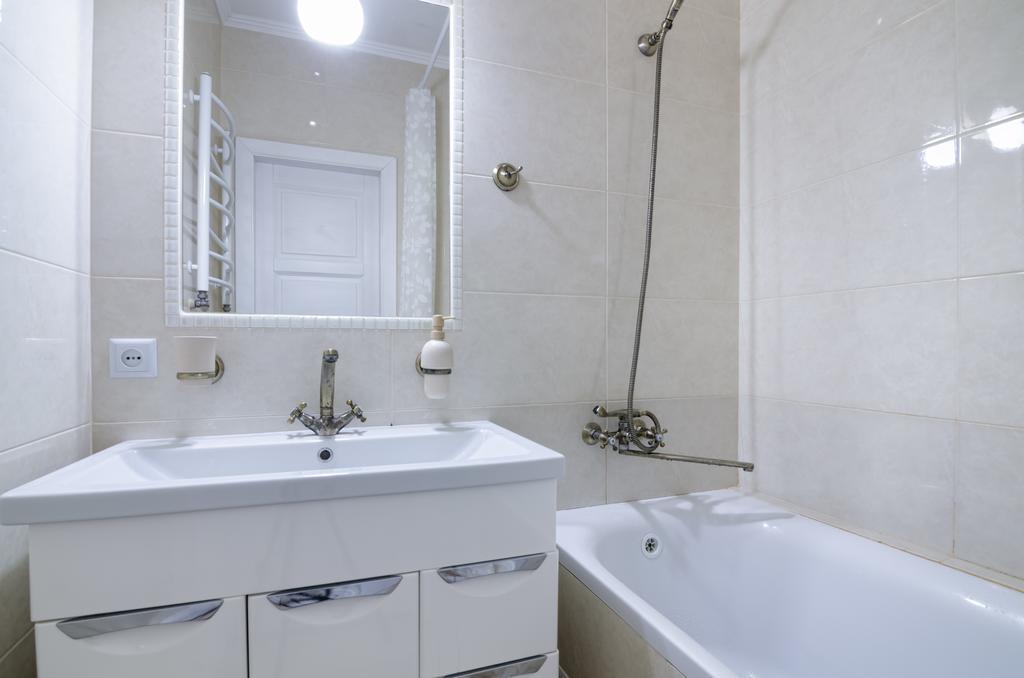 Apartamenty Kulisha 25 Lviv Exteriör bild