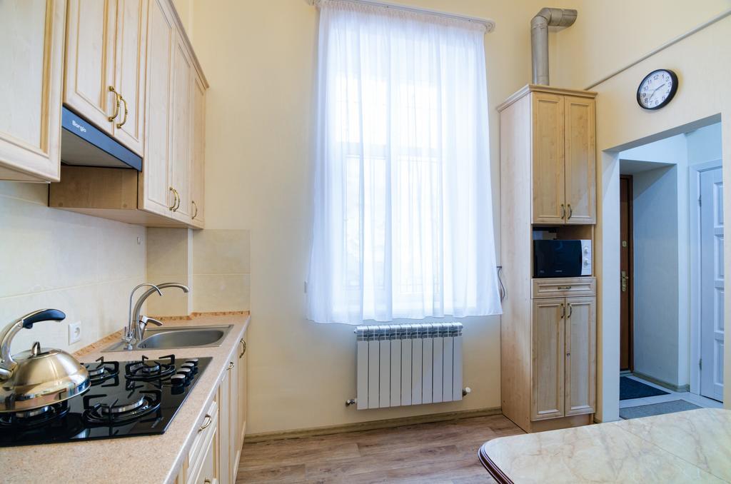 Apartamenty Kulisha 25 Lviv Exteriör bild
